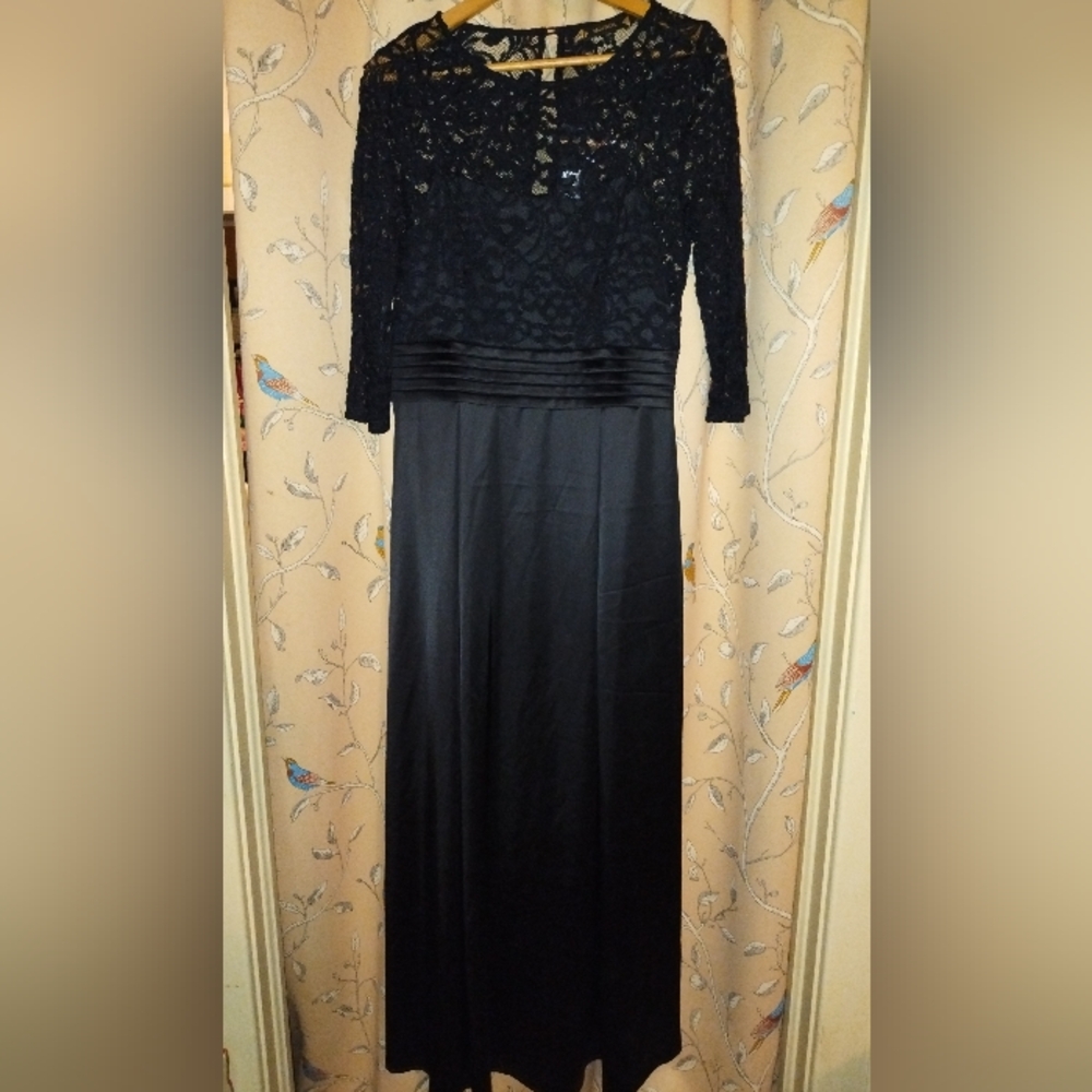 Miusol Elegant Black Lace Long Sleeve Dress
